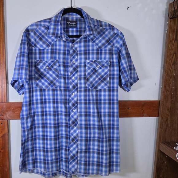 Wrangler Other - Wrangler Men's Blue and White Plaid Short Sleeve Pearl Snap Western Shirt